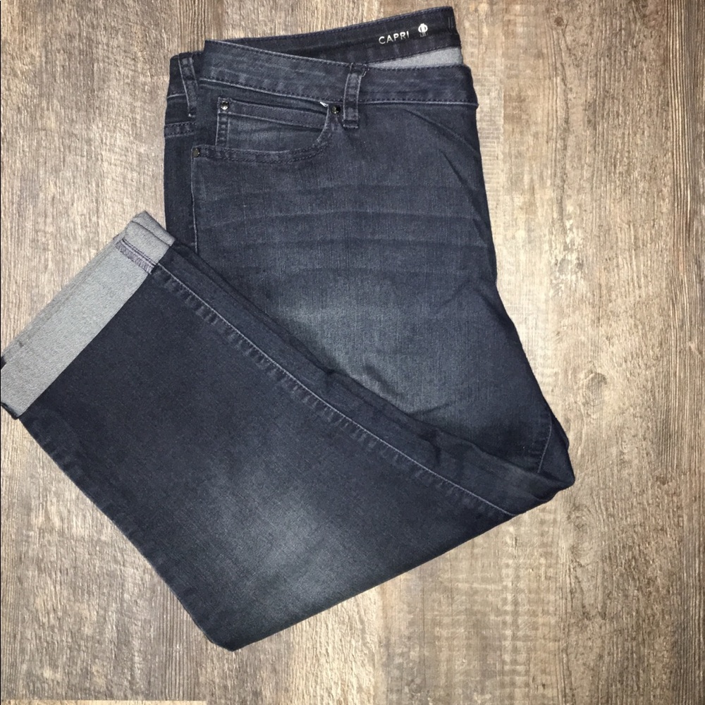 Jennifer Lopez Dark Blue Capris